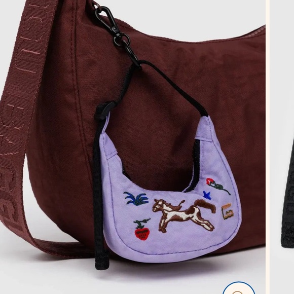 Baggu Pony Crescent Bag Charm - Picture 2 of 3